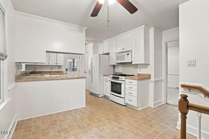 Breakfast Area to Kitchen - 2509 Ward Boulevard, Wilson, NC 27893