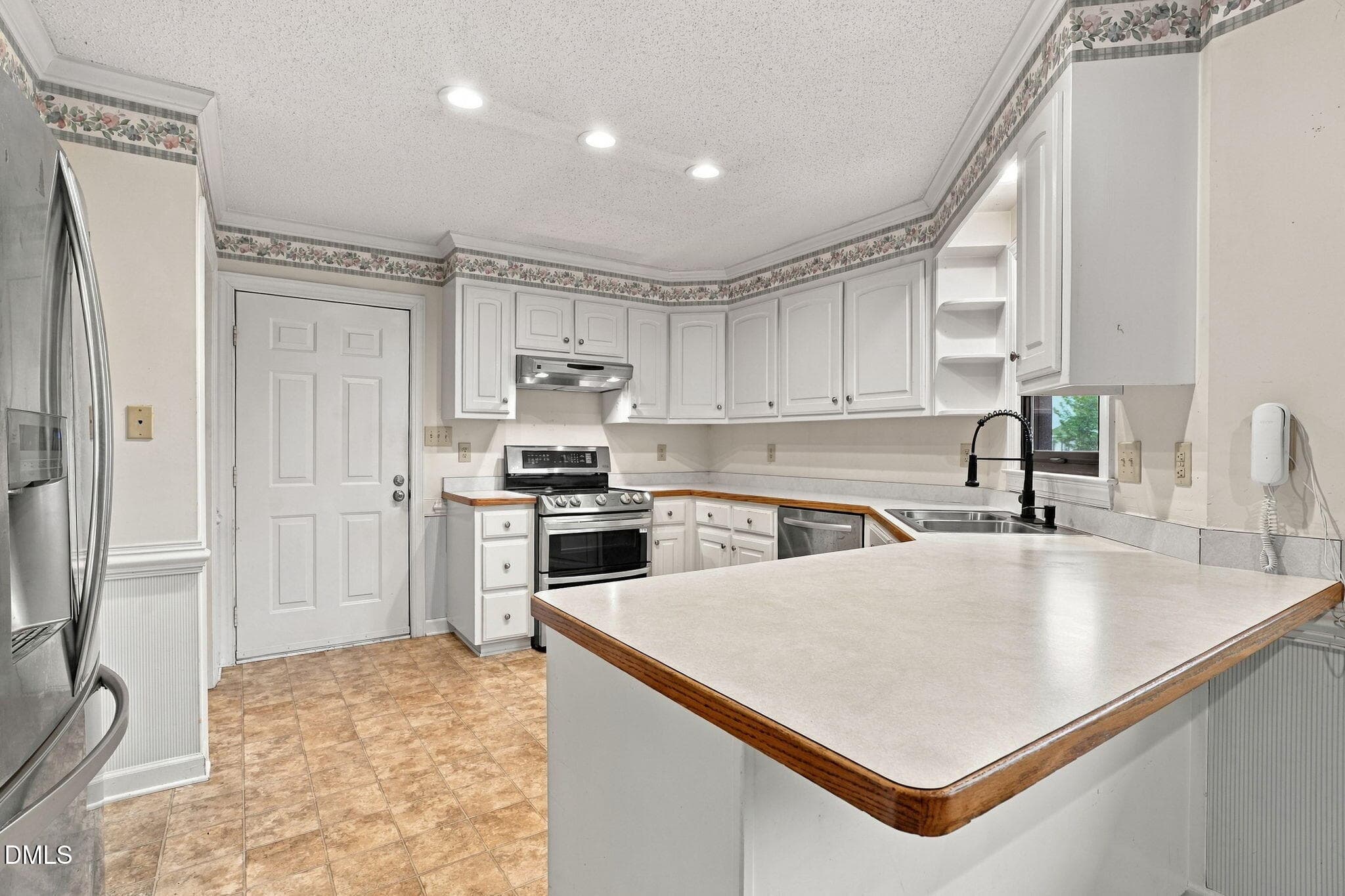 21-web-or-mls-DSC05155-Edited - 203 W Raintree Lane, Goldsboro, NC 27534