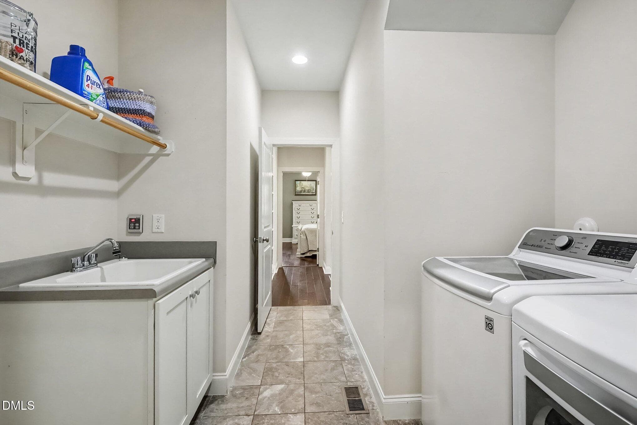 Laundry - 2801 Greenbank Mill Drive, Fuquay Varina, NC 27526, Fuquay Varina