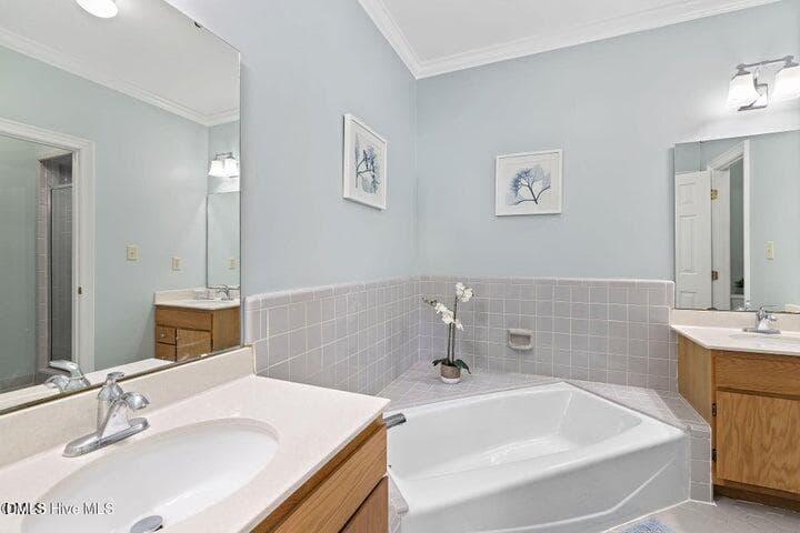 Owner's Bath - 8407 Wycombe Lane, Raleigh, NC 27615