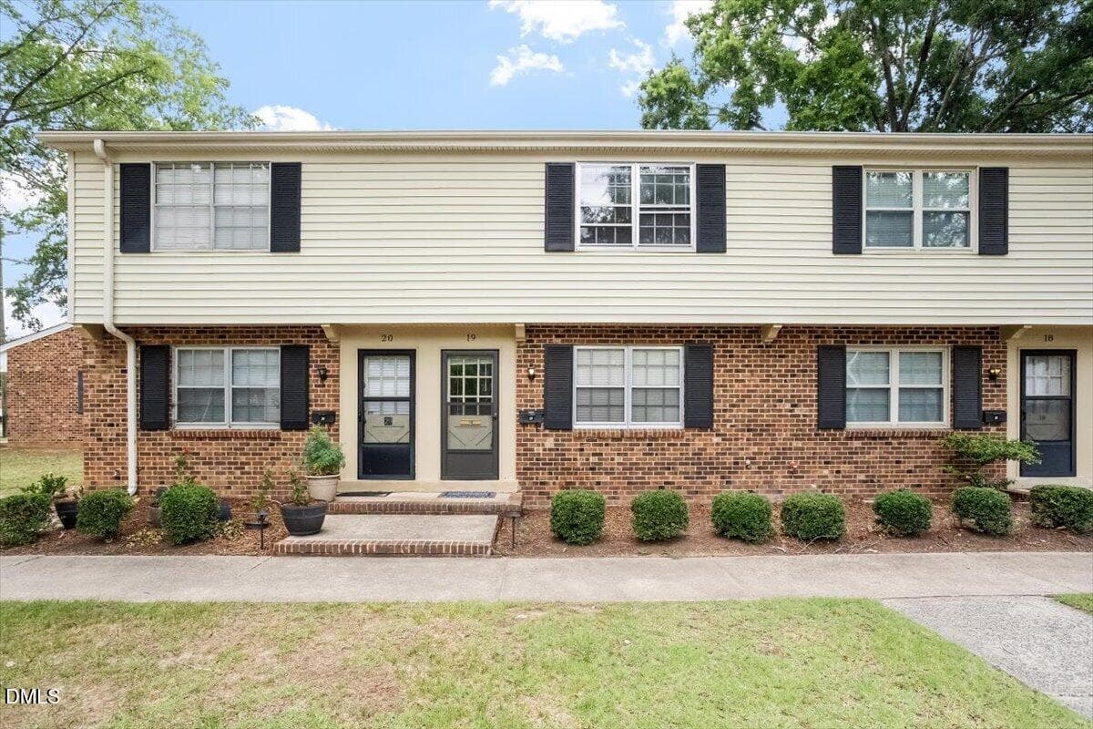 02-1002 Willow Dr [3244113]_07232026_02 - 1002 Willow Drive 19, Chapel Hill, NC 27514, Chapel Hill