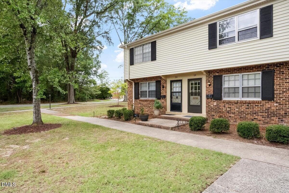 03-1002 Willow Dr [3244113]_07232026_03 - 1002 Willow Drive 19, Chapel Hill, NC 27514, Chapel Hill