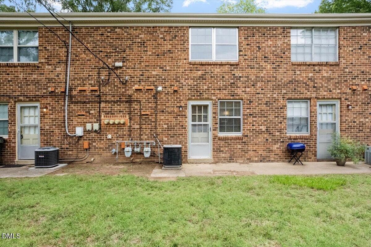 05-1002 Willow Dr [3244113]_07232026_05 - 1002 Willow Drive 19, Chapel Hill, NC 27514, Chapel Hill
