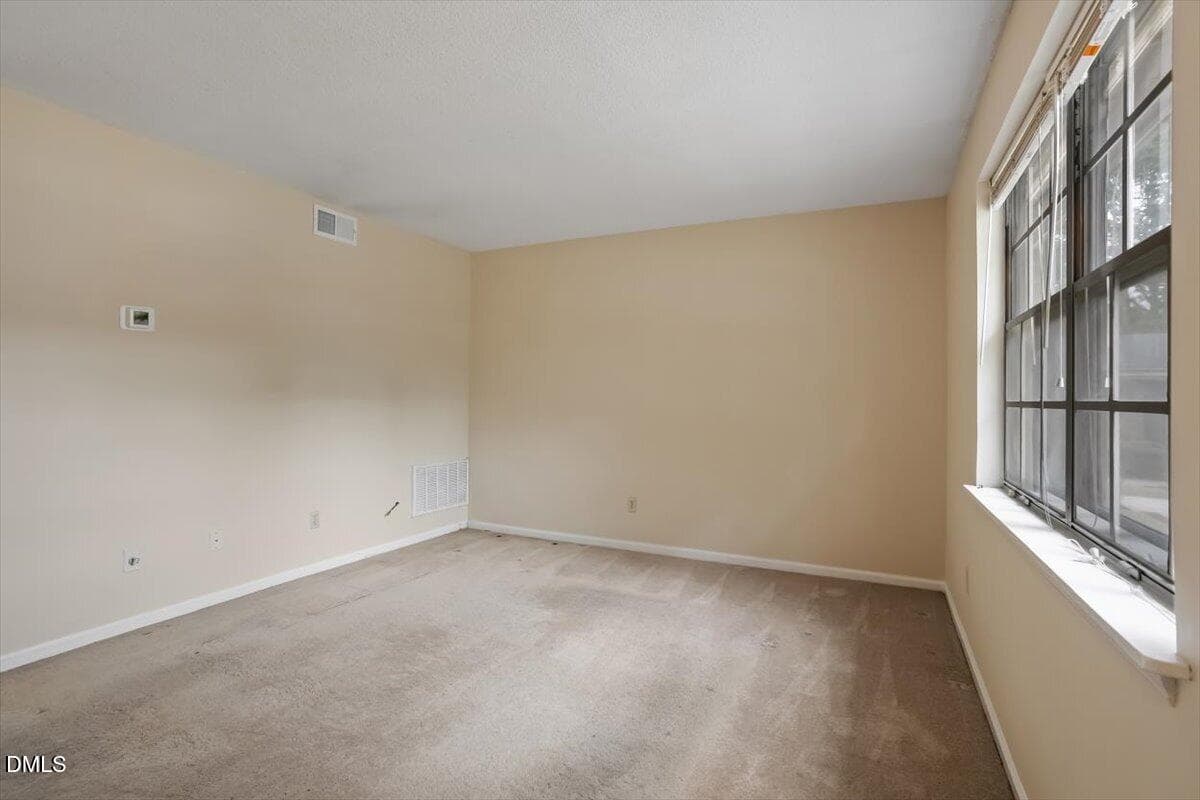 06-1002 Willow Dr [3244113]_07232026_06 - 1002 Willow Drive 19, Chapel Hill, NC 27514, Chapel Hill