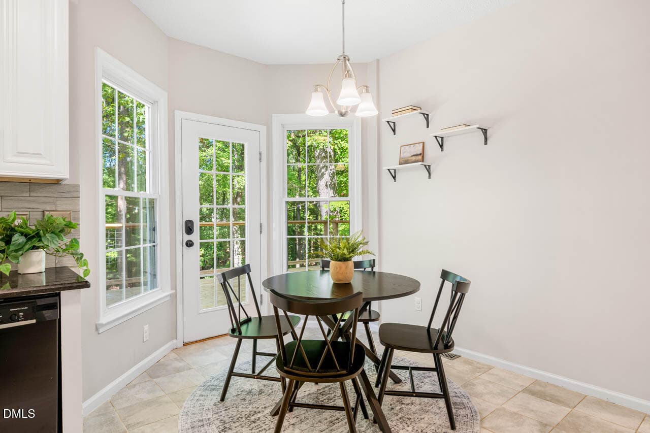 Eat in Kitchen - 5516 Bridford Place, Raleigh, NC 27613