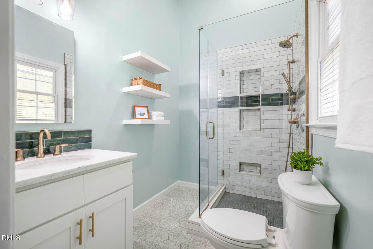 Attached Bathroom - 5516 Bridford Place, Raleigh, NC 27613