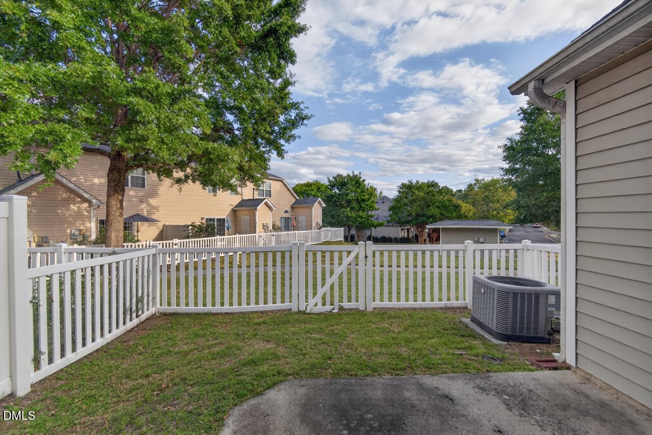 20_503_Auburn - 503 Auburn Square Drive, Durham, NC 27713