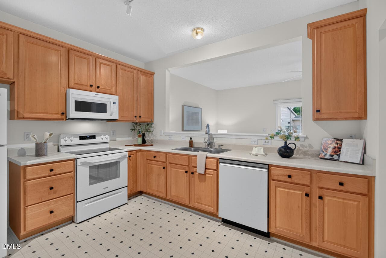 26_503_Auburn - 503 Auburn Square Drive, Durham, NC 27713