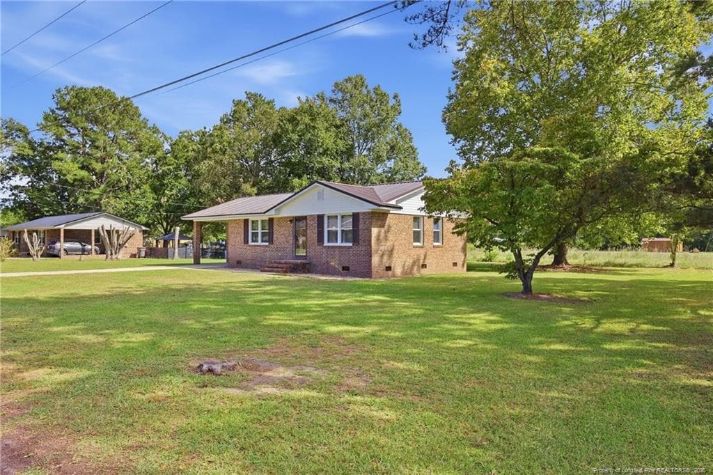 Photo 2 - 109 E Walnut Street, Bladenboro, NC 28320