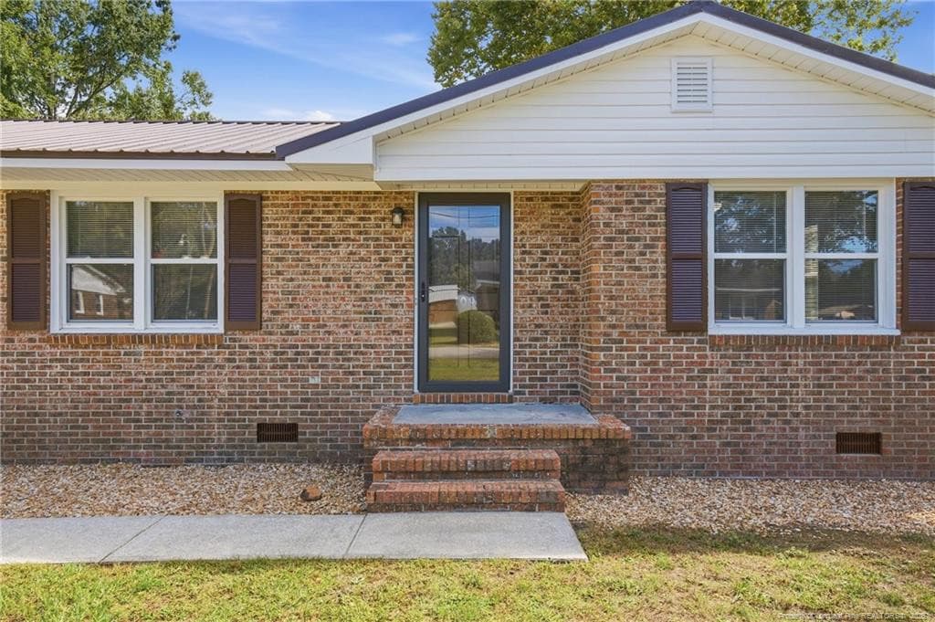 Photo 4 - 109 E Walnut Street, Bladenboro, NC 28320