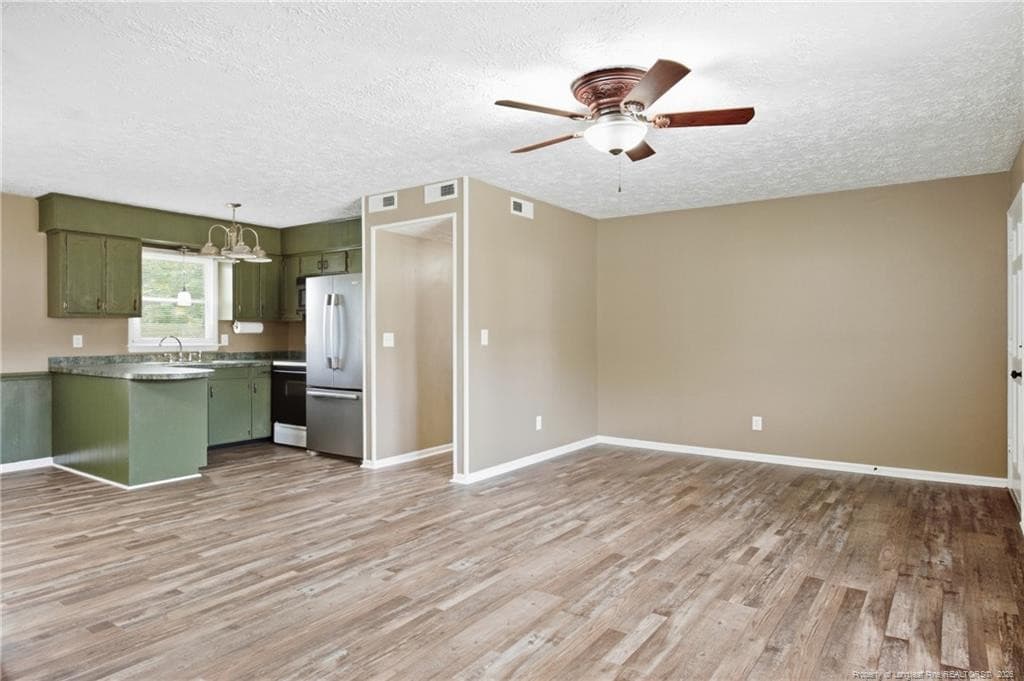 Photo 7 - 109 E Walnut Street, Bladenboro, NC 28320