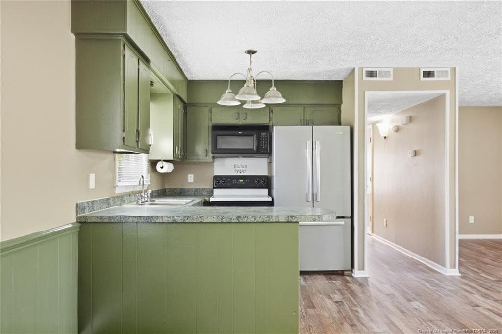 Photo 14 - 109 E Walnut Street, Bladenboro, NC 28320