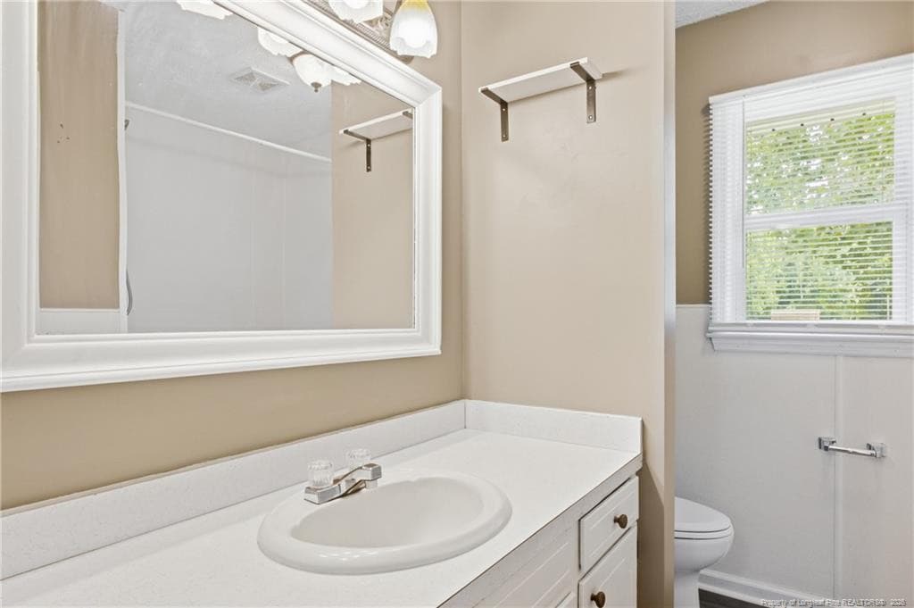 Photo 24 - 109 E Walnut Street, Bladenboro, NC 28320