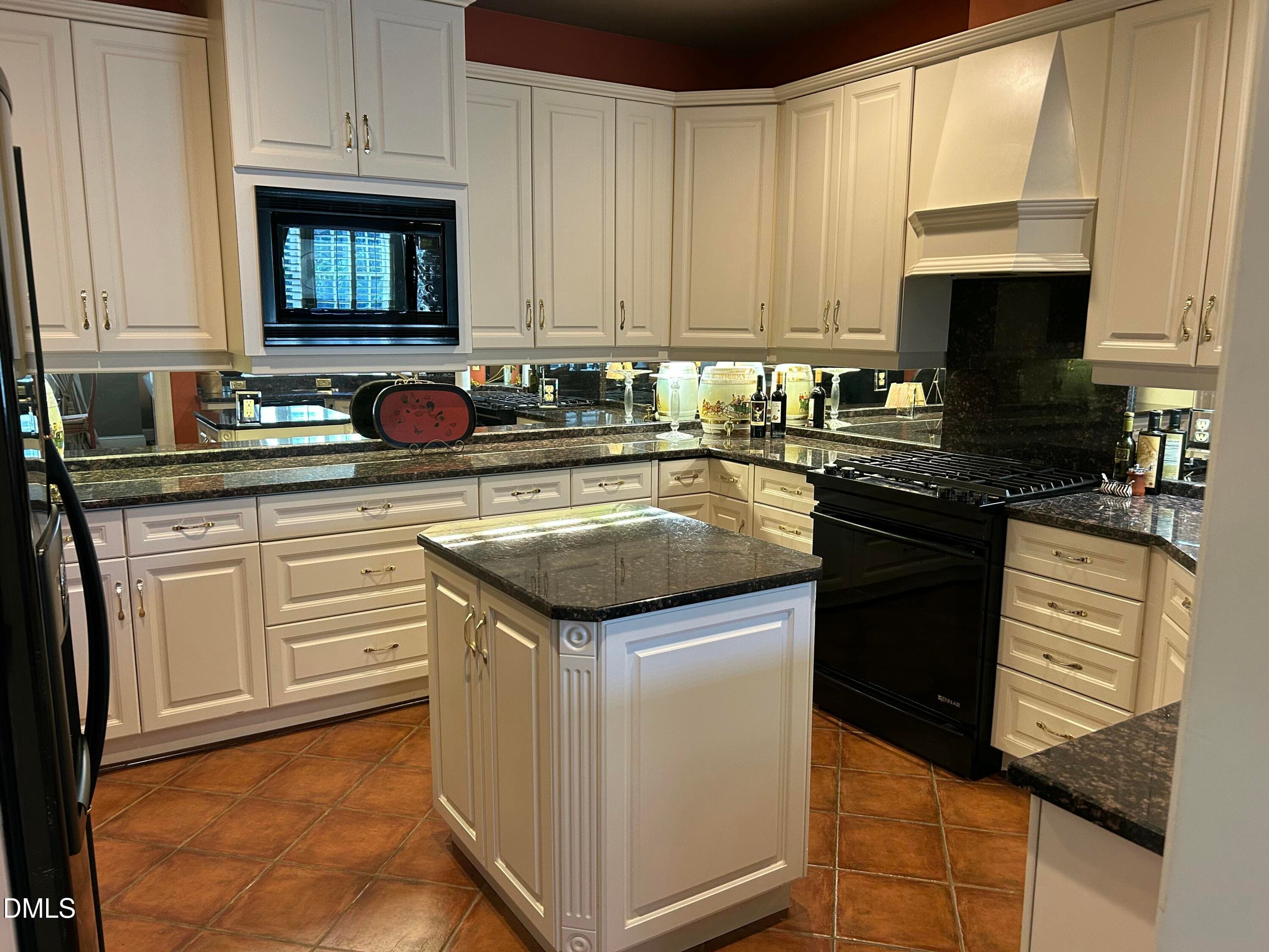 Kitchen - 2801 Glenwood Gardens Lane 205, Raleigh, NC 27608, Raleigh