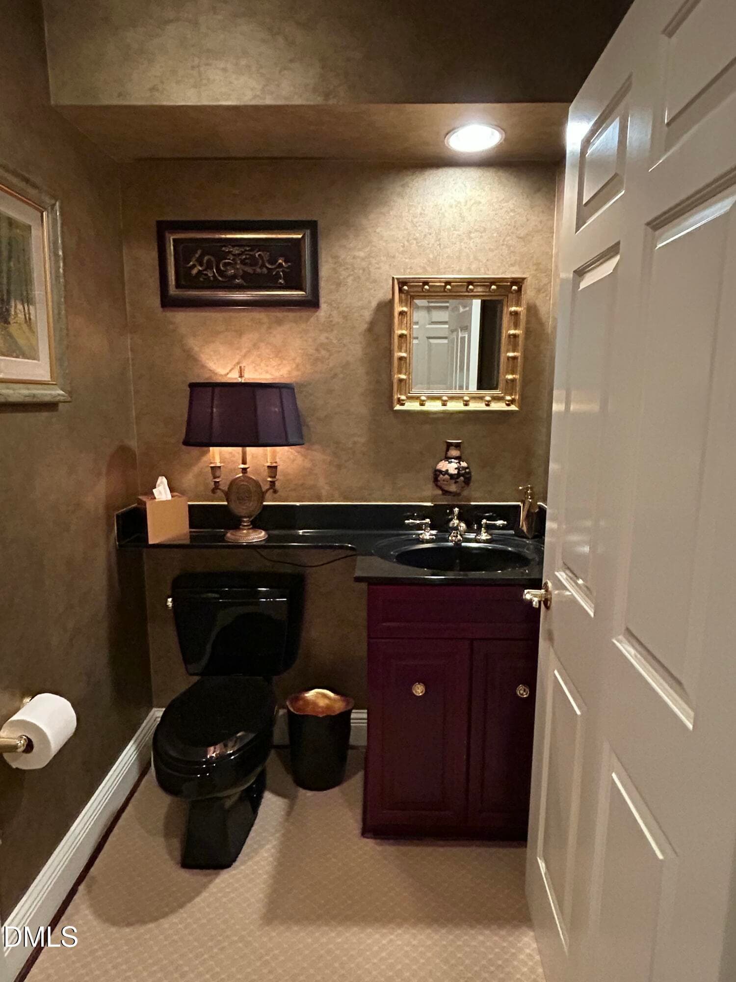 Powder room - 2801 Glenwood Gardens Lane 205, Raleigh, NC 27608, Raleigh