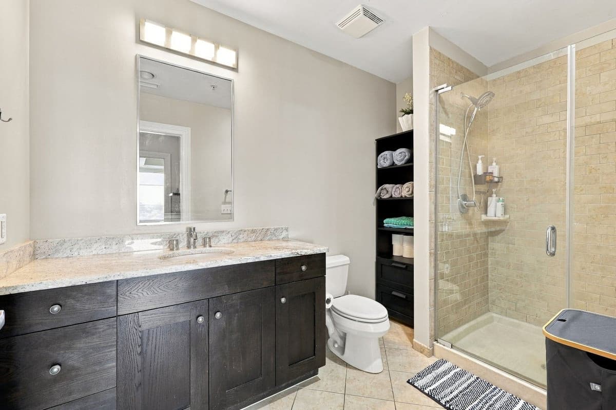28-web-or-mls-IMG_1434.jpg - 400 W North Street 1028, Raleigh, NC 27603