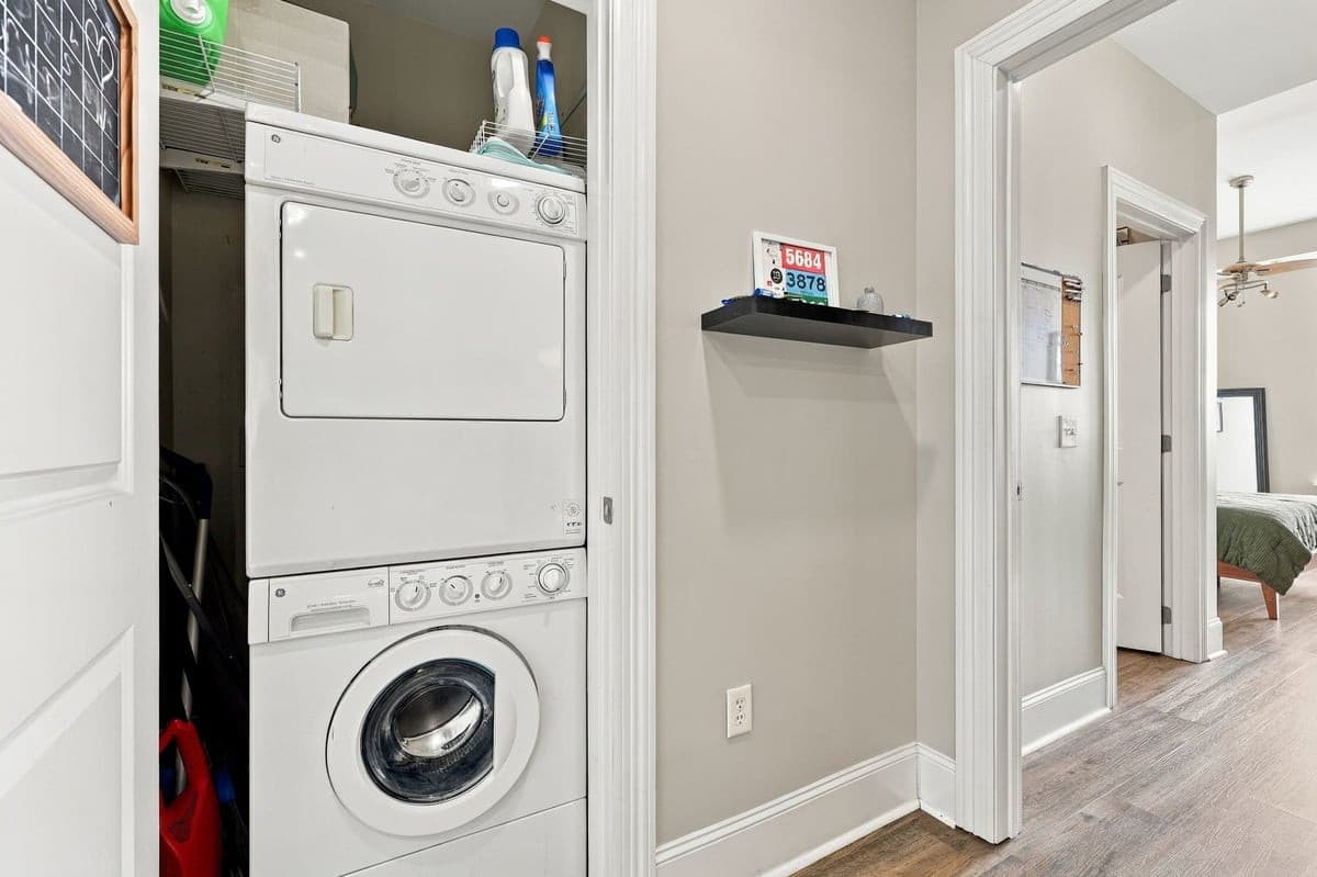 29-web-or-mls-IMG_1440.jpg - 400 W North Street 1028, Raleigh, NC 27603