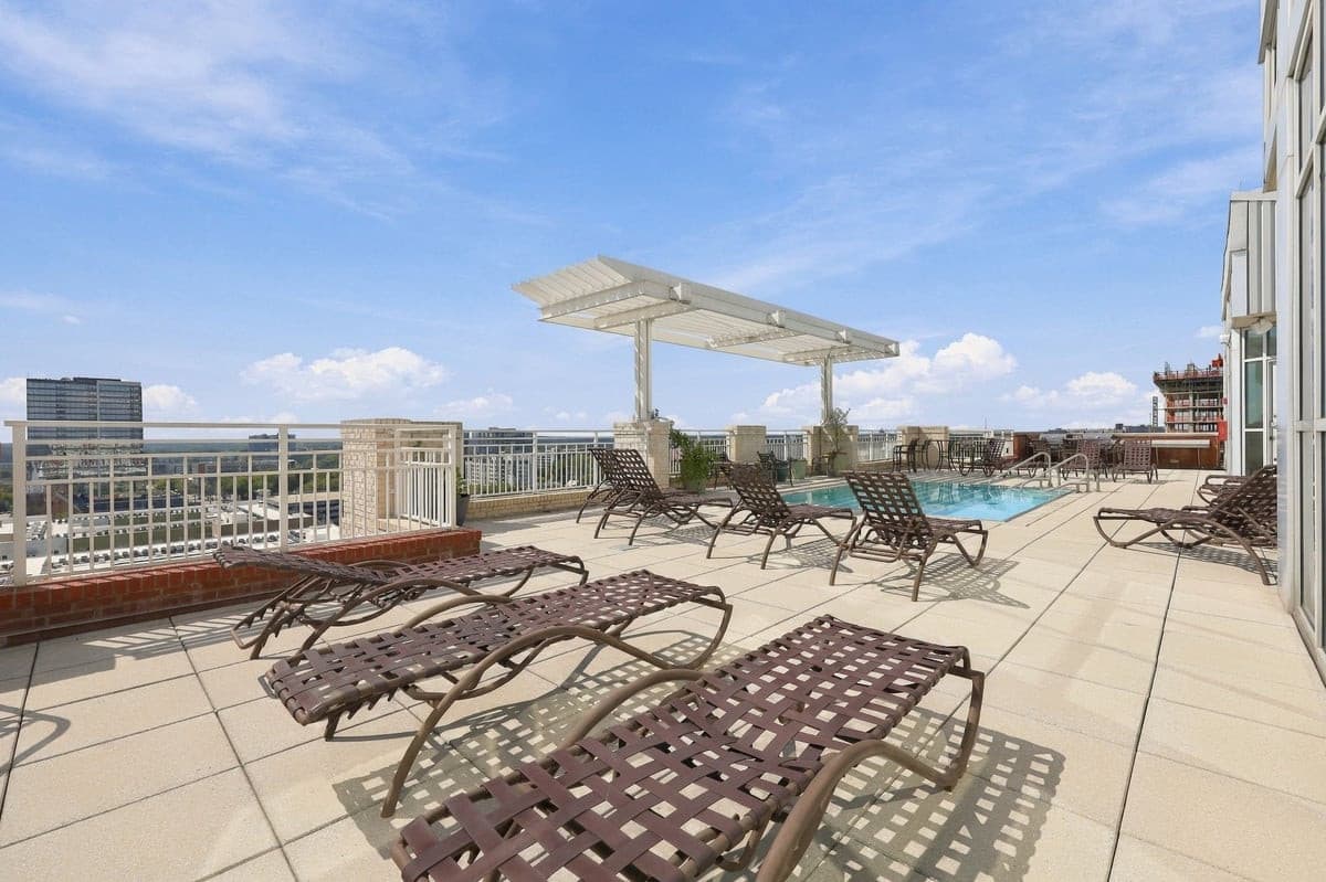 42-web-or-mls-IMG_1487.jpg - 400 W North Street 1028, Raleigh, NC 27603