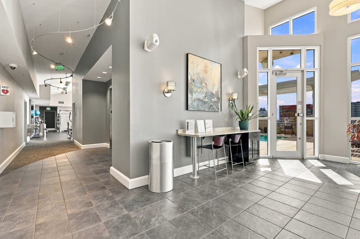 47-web-or-mls-IMG_1500.jpg - 400 W North Street 1028, Raleigh, NC 27603