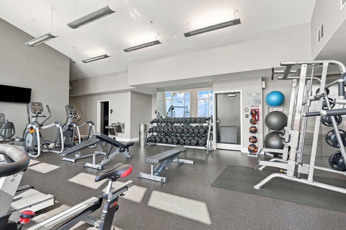 41-web-or-mls-IMG_1485_Edit.jpg - 400 W North Street 1028, Raleigh, NC 27603