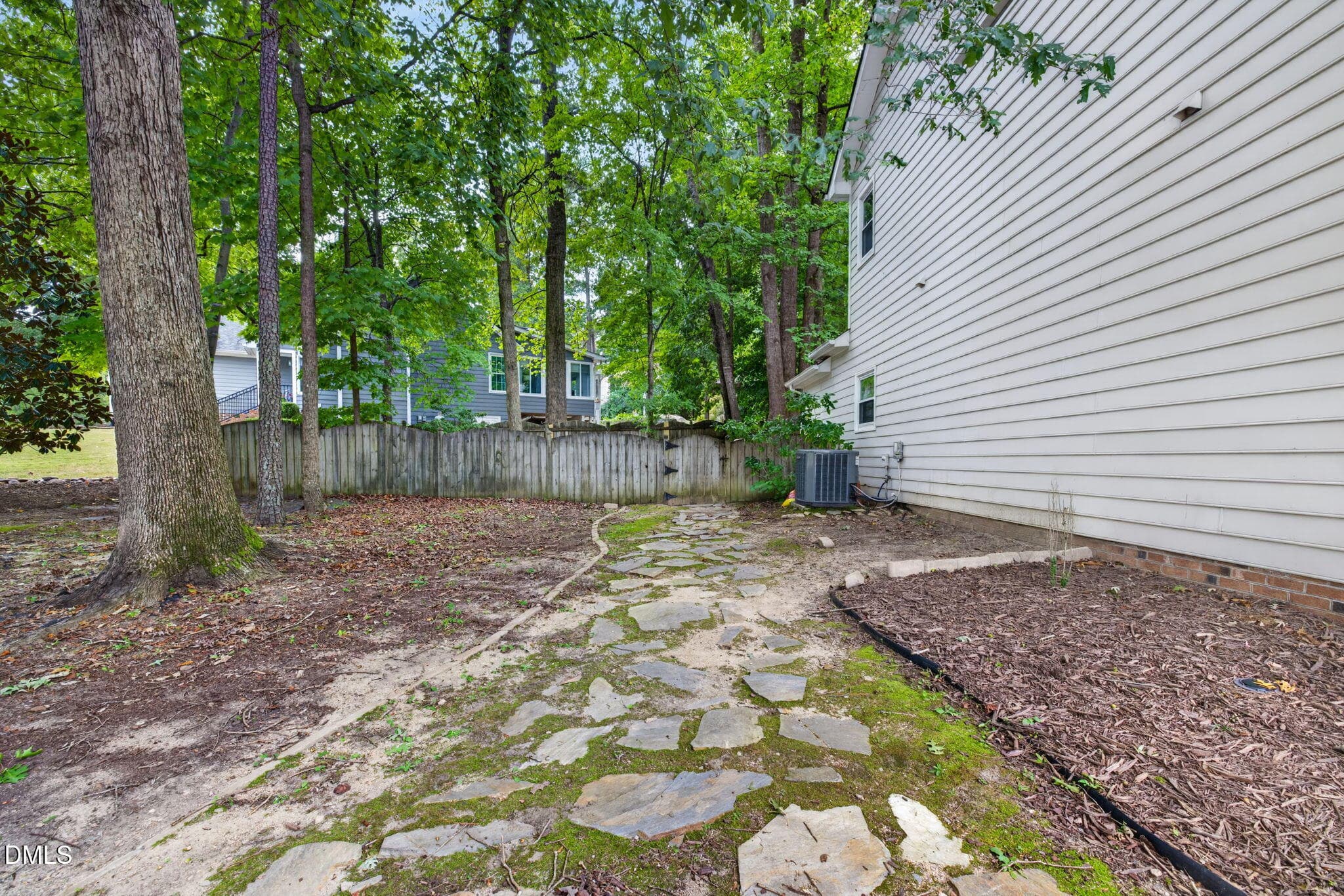 5-web-or-mls-IMG_0021 - 6616 Speight Circle, Raleigh, NC 27616