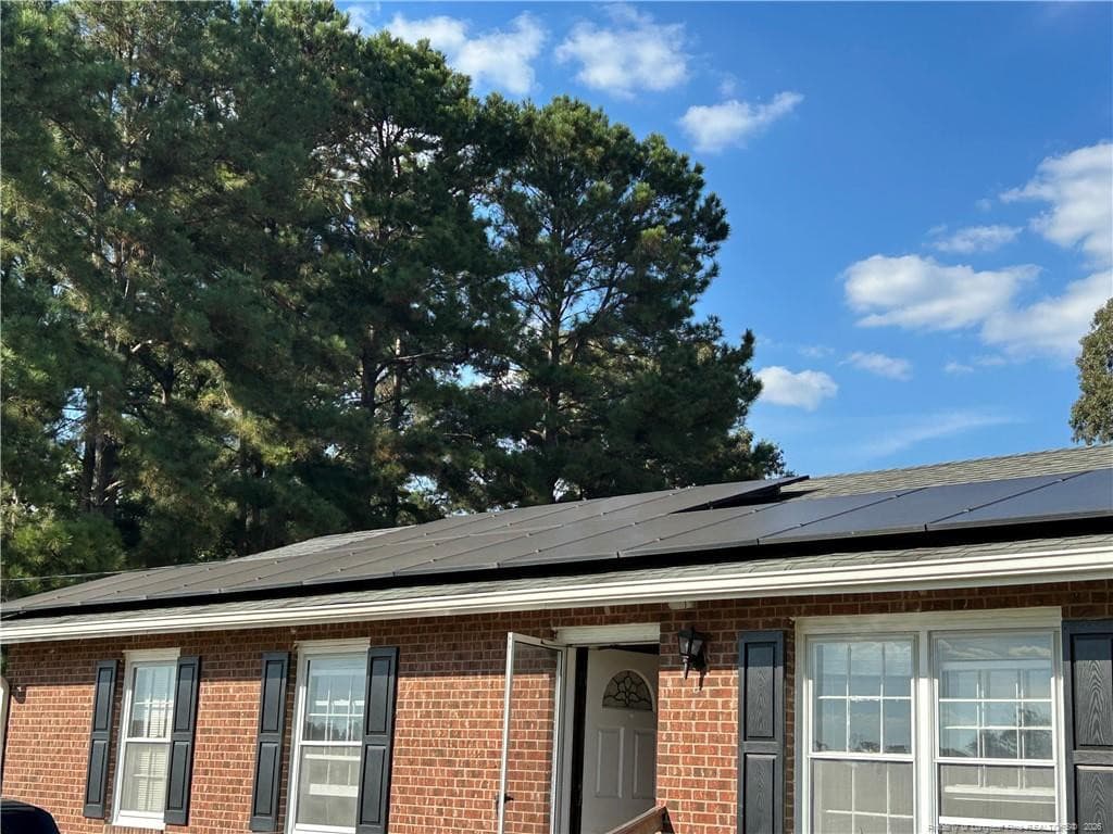 Solar Panels - 754 W Horne Road, Rowland, NC 28383