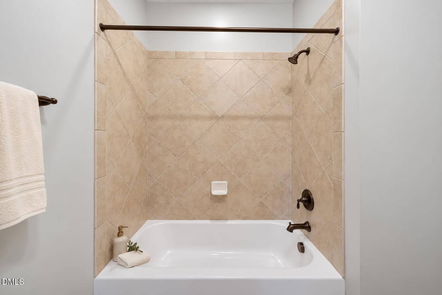 shower-vs - 1321 English Cottage Lane, Cary, NC 27518