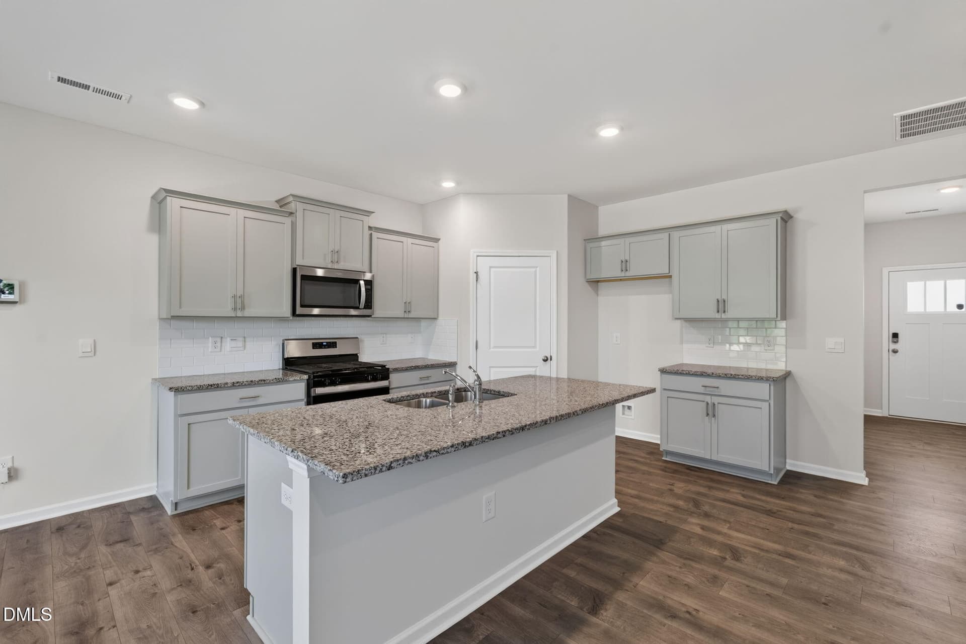 12-web-or-mls-P1080023 - 1033 Broadlands Way, Graham, NC 27253
