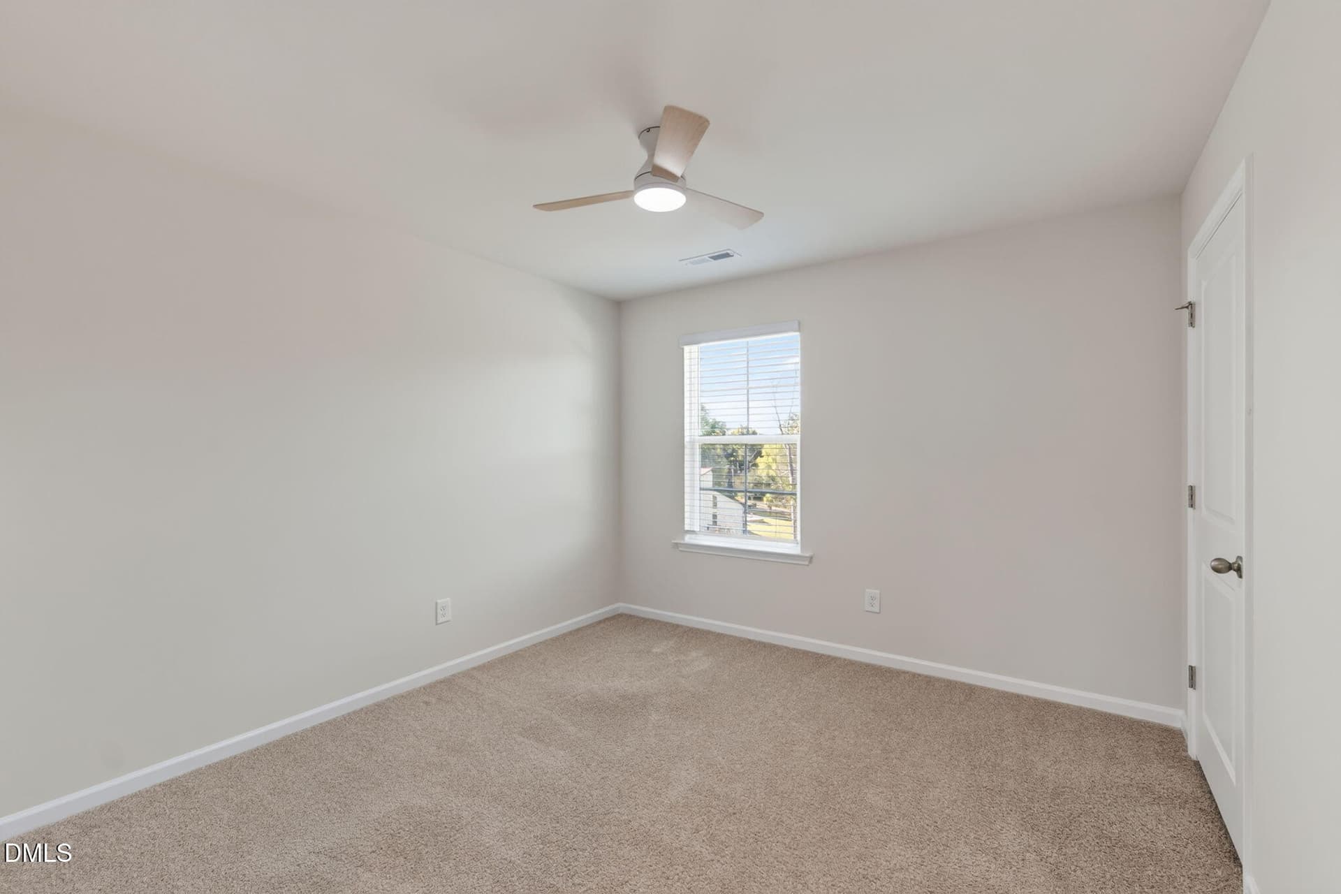 30-web-or-mls-P1080138 - 1033 Broadlands Way, Graham, NC 27253