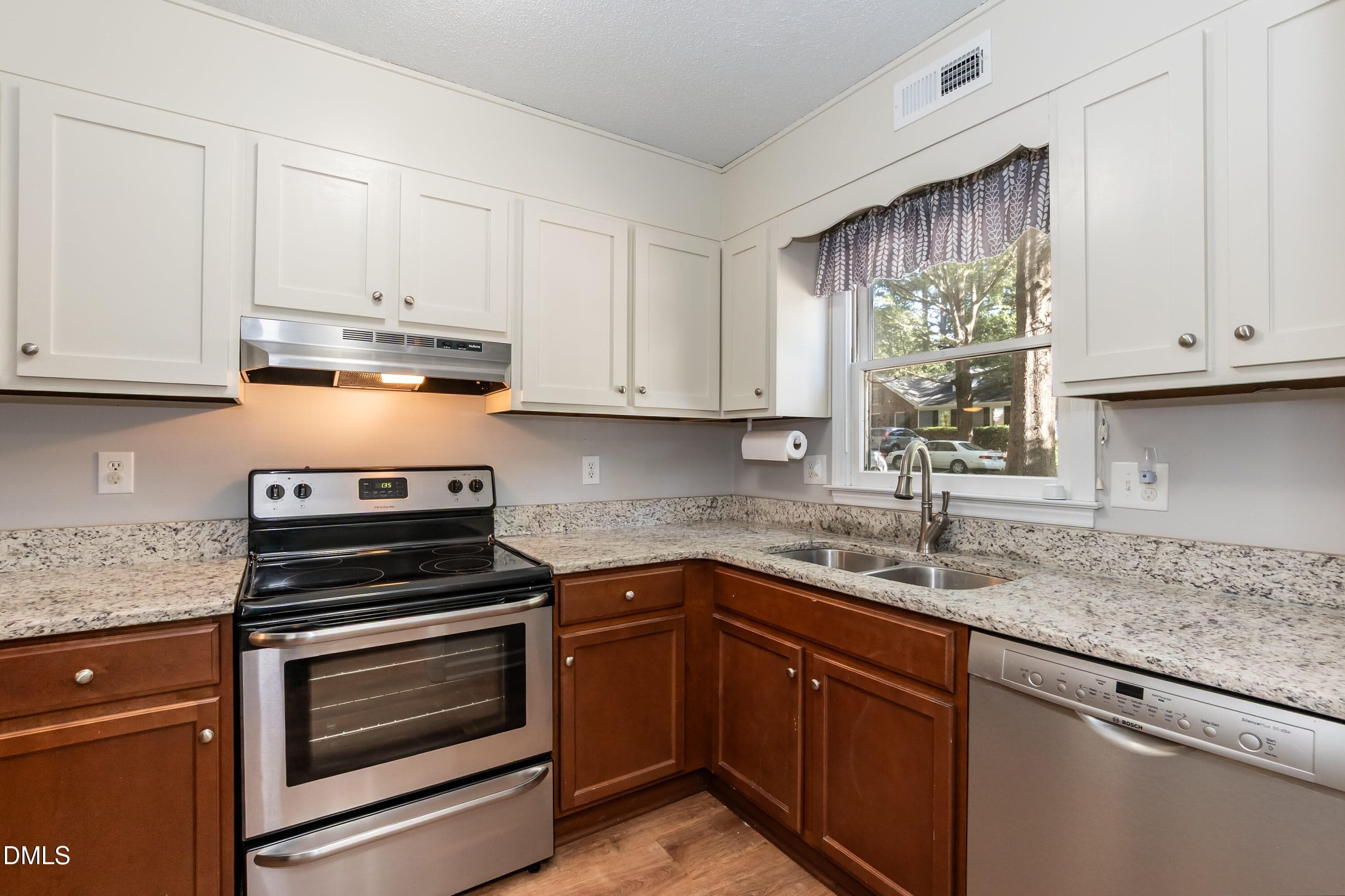 Kitchen 02 - 110 Cimmaron Court, Cary, NC 27511