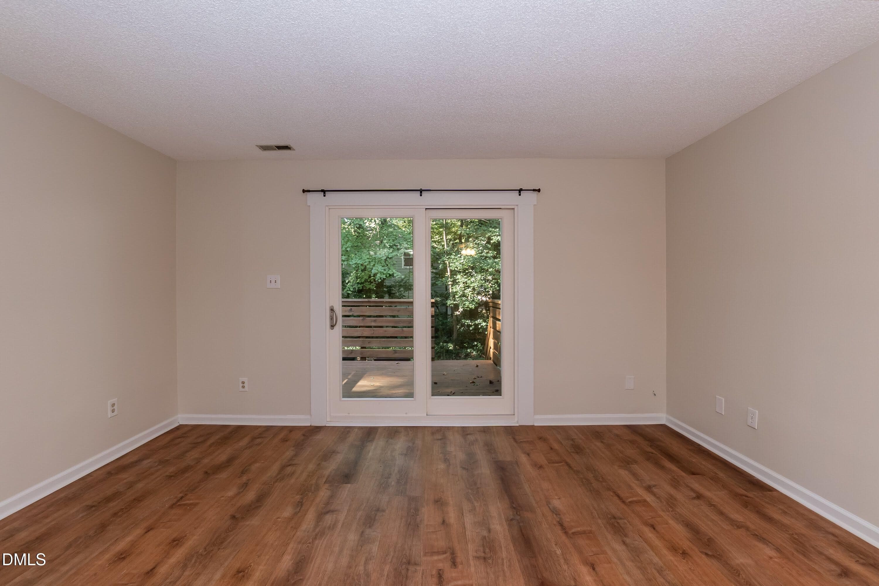 Living 02 - 110 Cimmaron Court, Cary, NC 27511