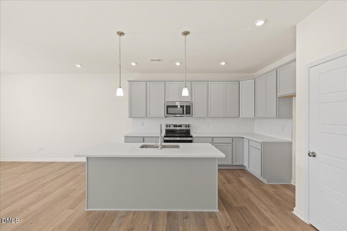 66-HHHunt Homes-Lot 23-Whitfield Kitchen - 326 Short Ridge Way, Rolesville, NC 27571