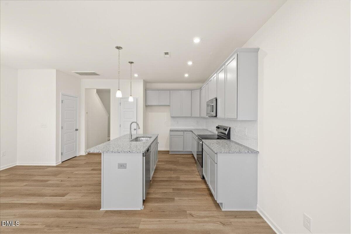 14-HHHunt Homes-Lot 20-Whitfield-Kitchen - 320 Short Ridge Way, Rolesville, NC 27571