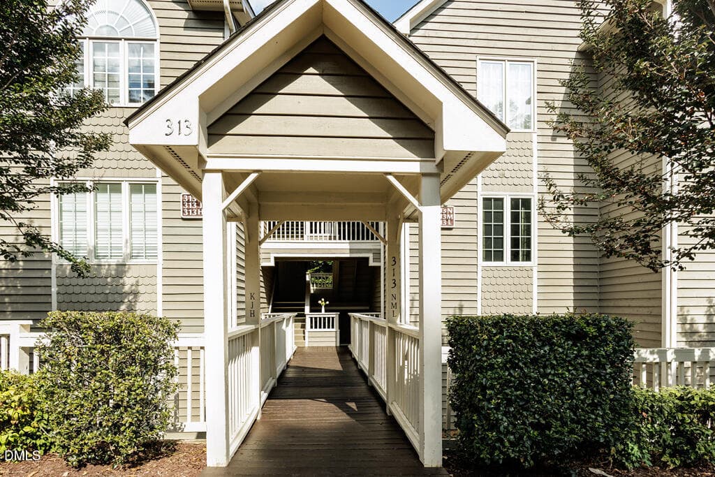 313 Glen Echo N Lane, Cary, NC 27518