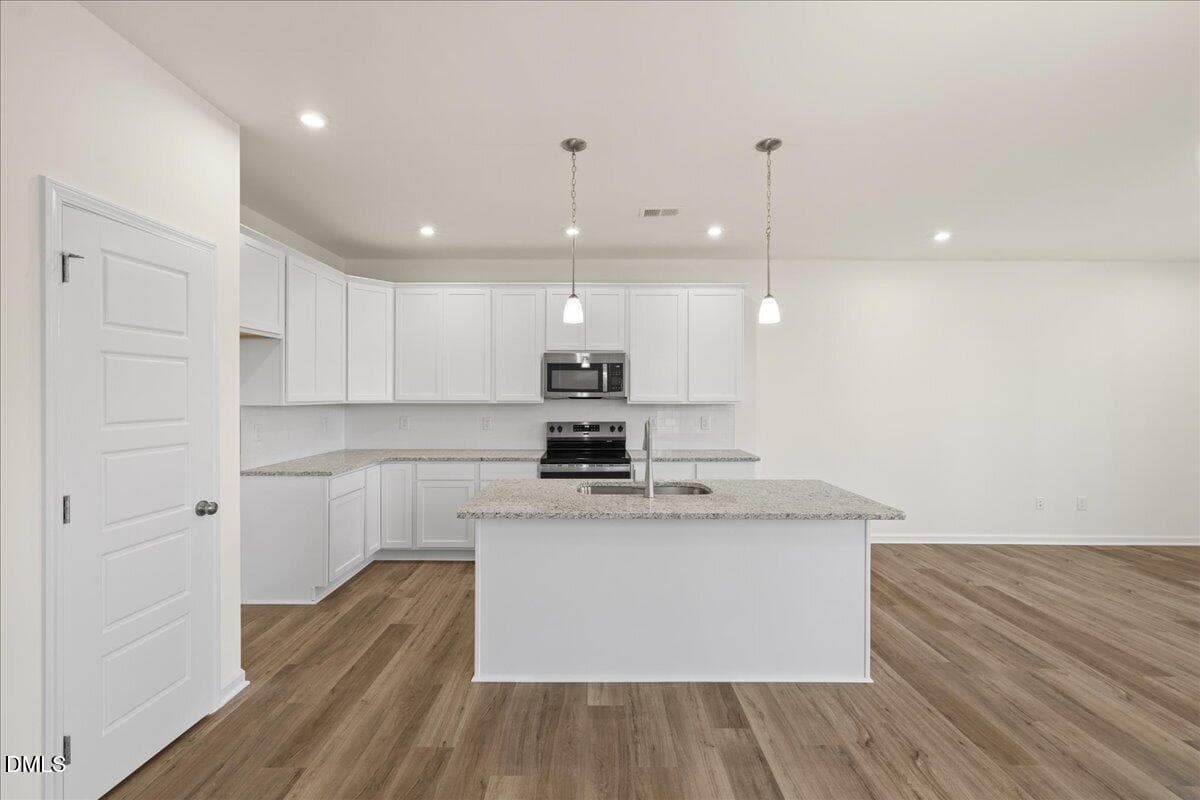 04-HHHunt Homes-Lot 18-Whitfield-Kitchen - 316 Short Ridge Way, Rolesville, NC 27571