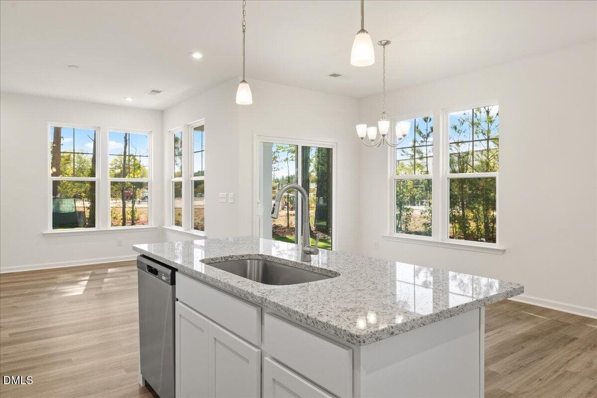 05-HHHunt Homes-Lot 18-Whitfield Kitchen - 316 Short Ridge Way, Rolesville, NC 27571