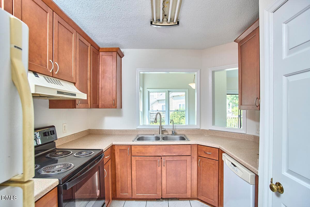 020 - 9 Hickory Wood Square, Durham, NC 27713