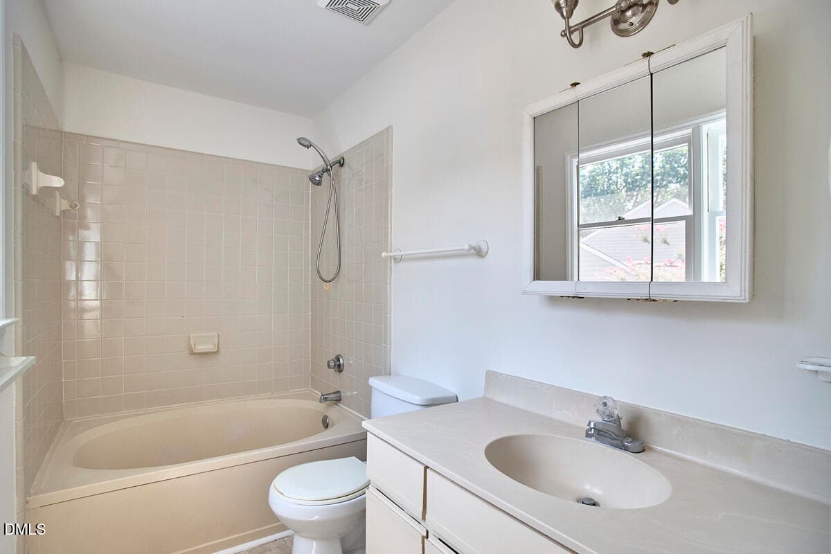 032 - 9 Hickory Wood Square, Durham, NC 27713
