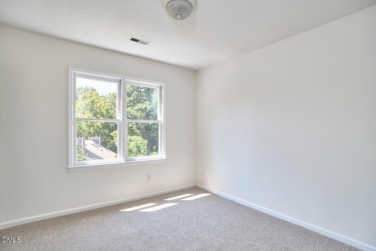 033 - 9 Hickory Wood Square, Durham, NC 27713
