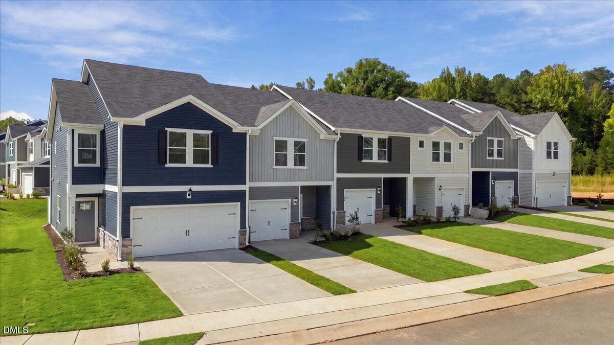 02-RAL_Oakwood_Amber_932BroadleafTrce_00 - 932 Broadleaf Trace, Mebane, NC 27302