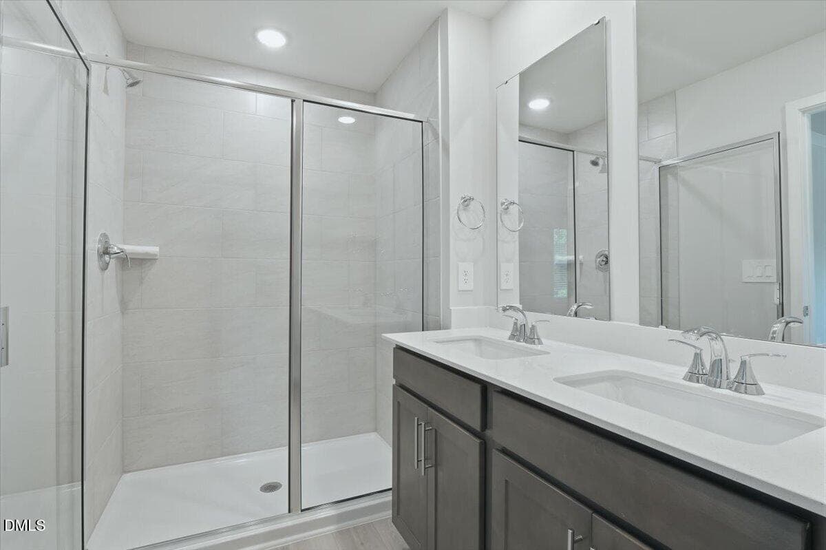 24-RAL_Oakwood_Amber_932BroadleafTrce_03 - 932 Broadleaf Trace, Mebane, NC 27302