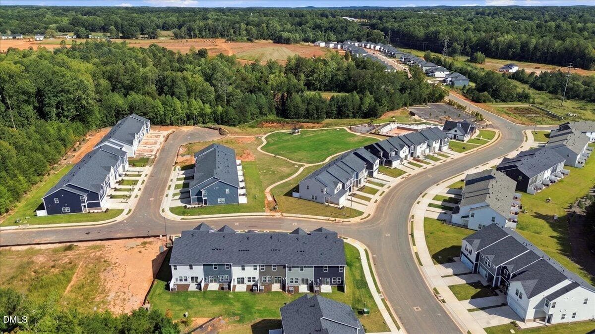 30-RAL_Oakwood_Amber_932BroadleafTrce_00 - 932 Broadleaf Trace, Mebane, NC 27302