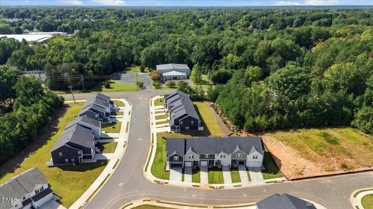 32-RAL_Oakwood_Amber_932BroadleafTrce_01 - 932 Broadleaf Trace, Mebane, NC 27302