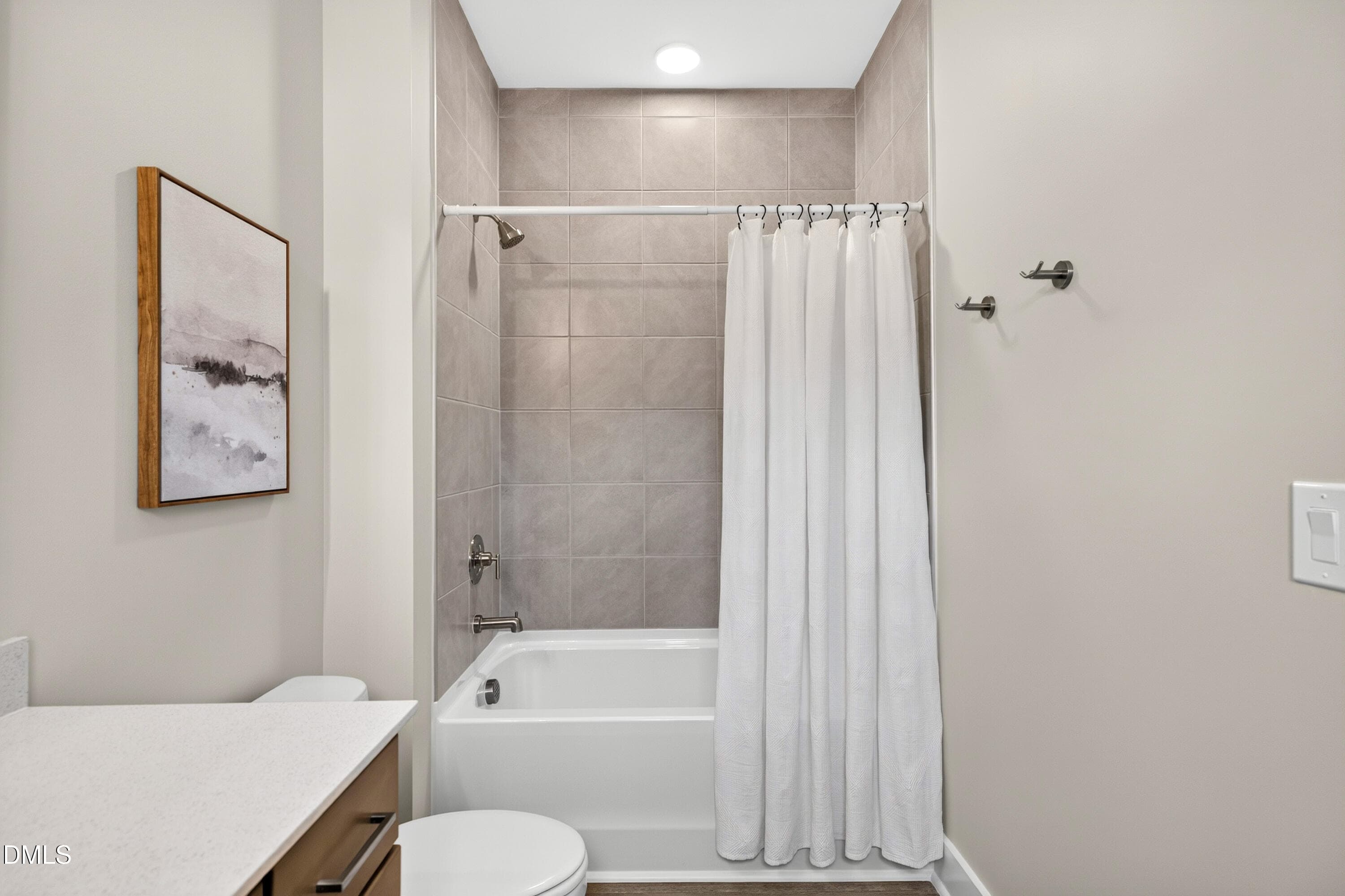 Bathroom Tub/ Shower (Model Home) - 631 Cable Court, Apex, NC 27523
