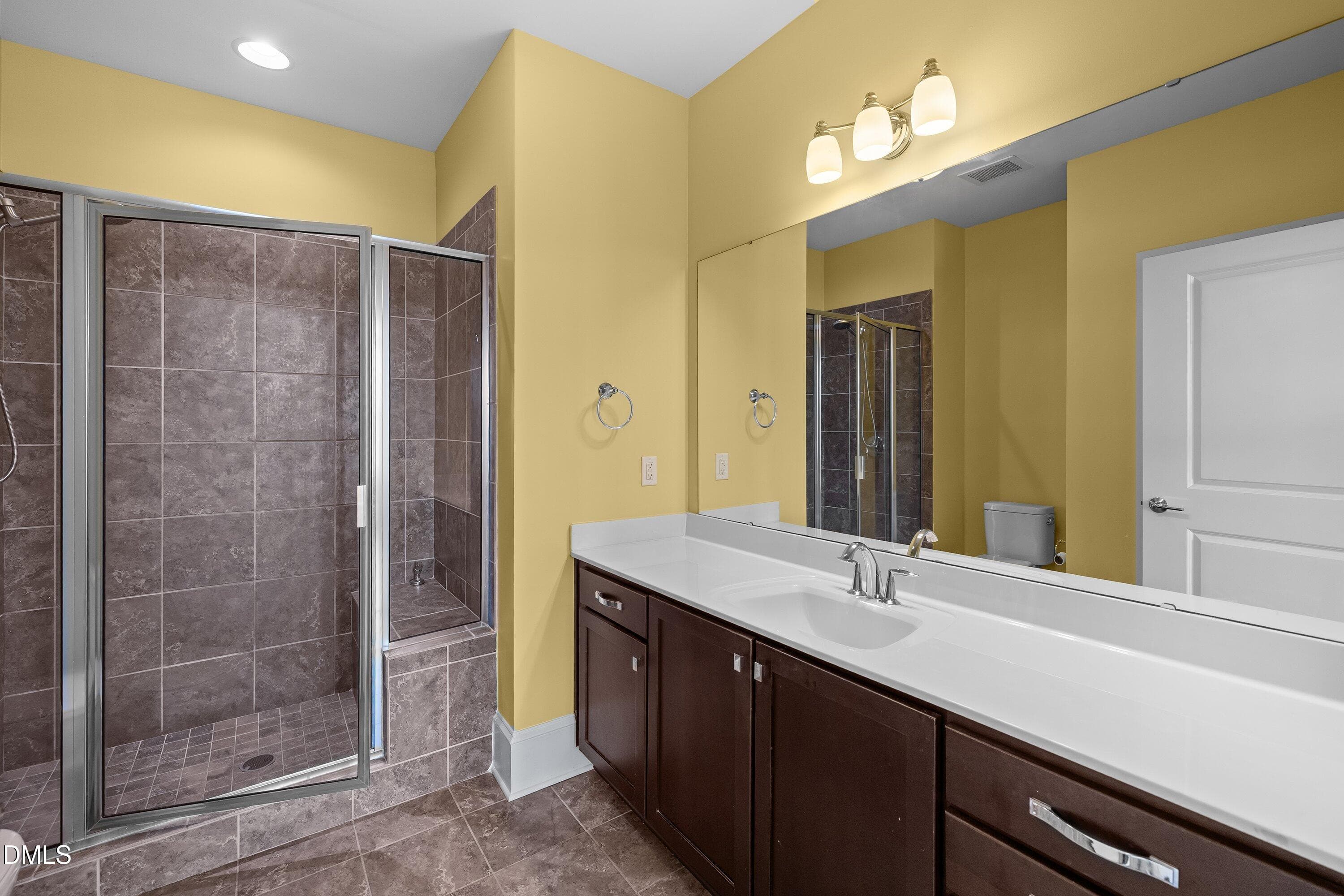 31-700 Finsbury Unit 400_8880 - 700 Finsbury Street 400, Durham, NC 27703
