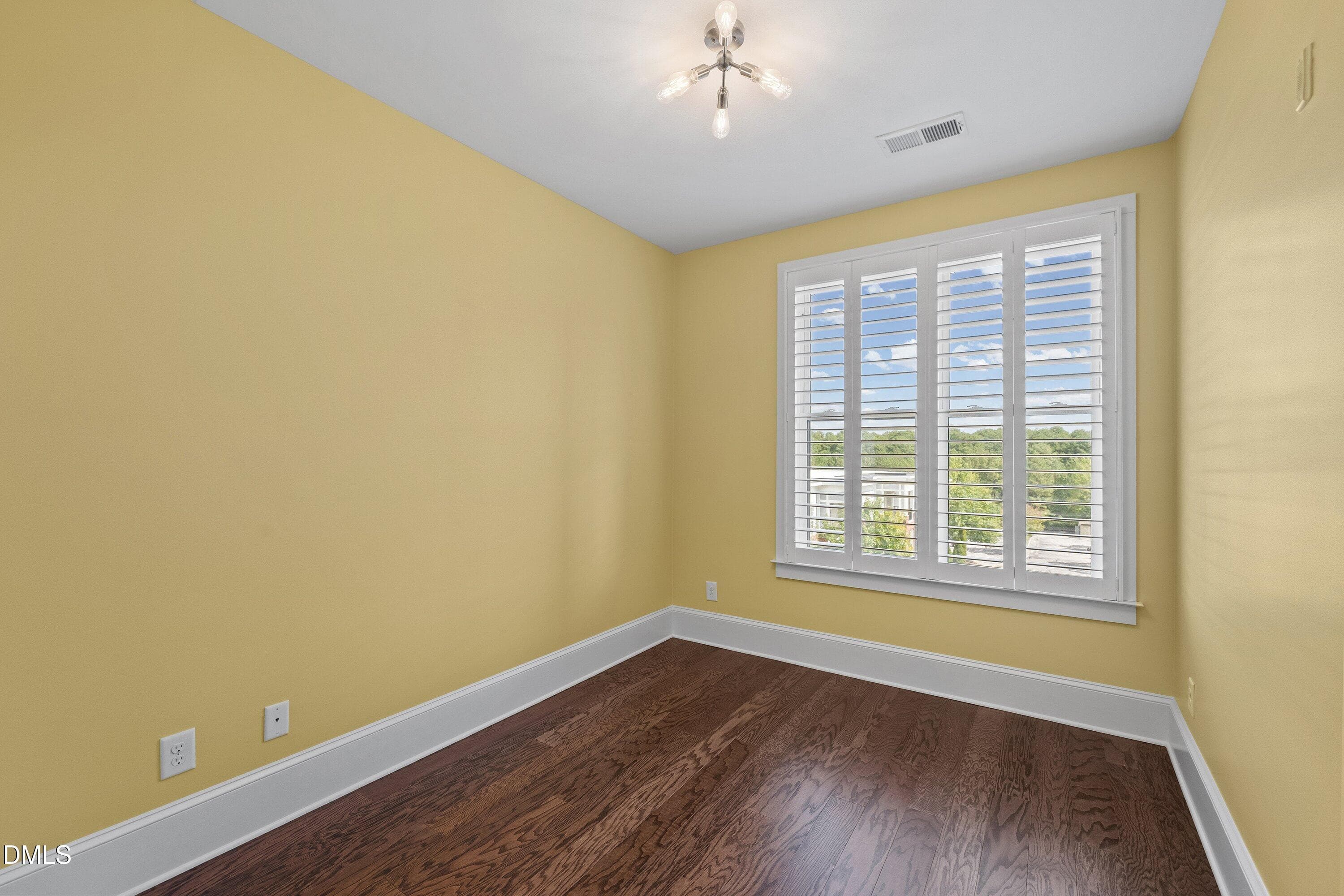 32a-700 Finsbury Unit 400_8791 - 700 Finsbury Street 400, Durham, NC 27703