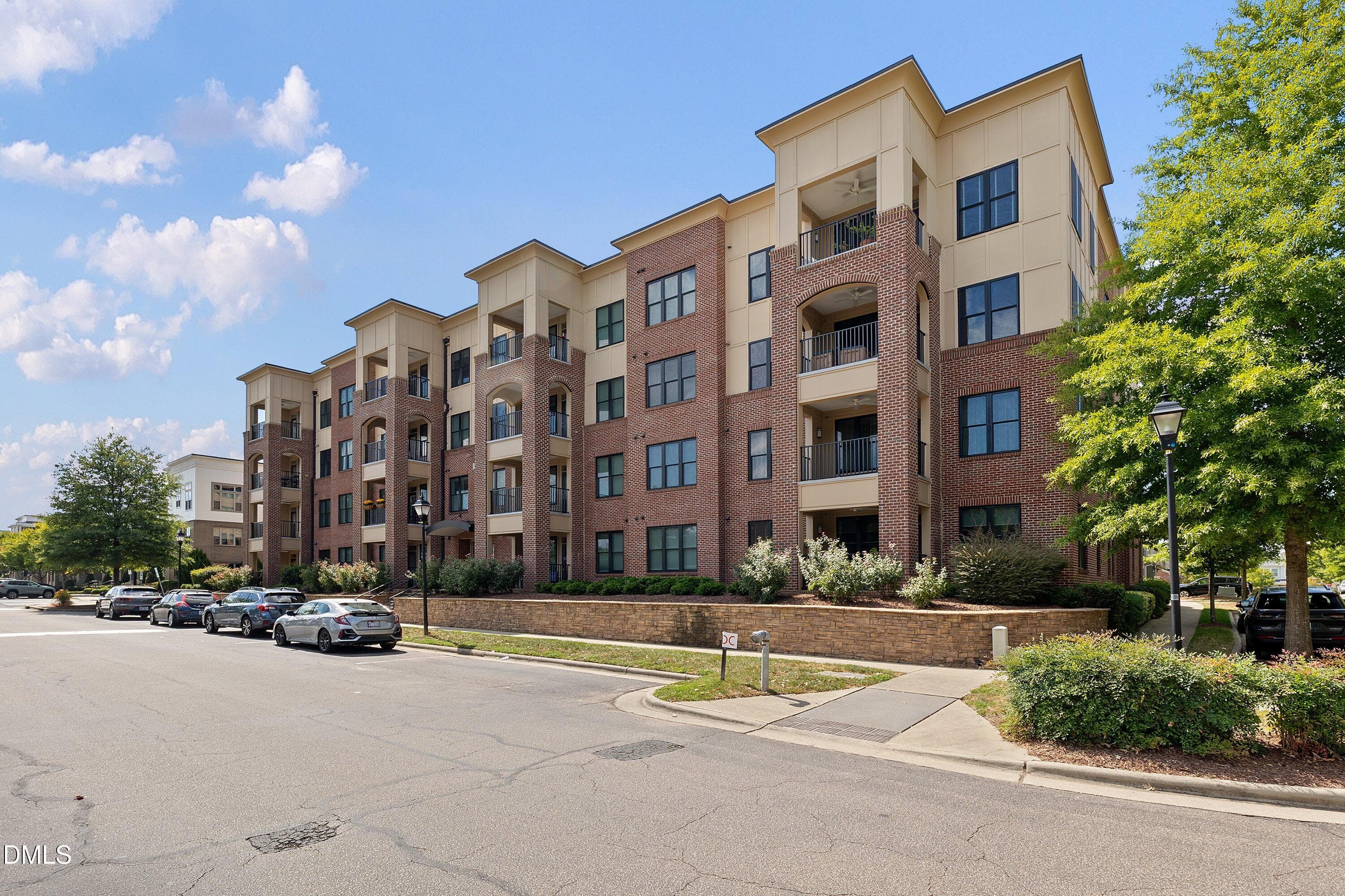 39a-700 Finsbury Unit 400_8956 - 700 Finsbury Street 400, Durham, NC 27703