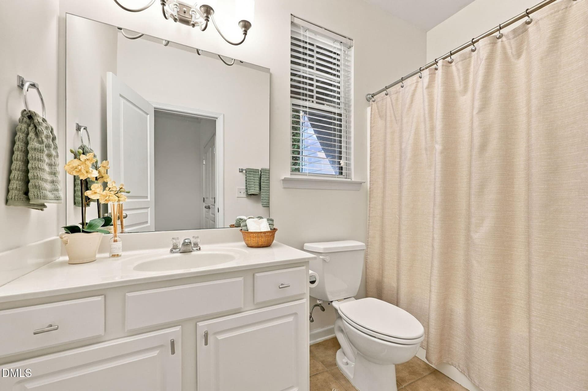 24-web-or-mls-IMG_0093_Edit - 5011 Lady Of The Lake Drive, Raleigh, NC 27612