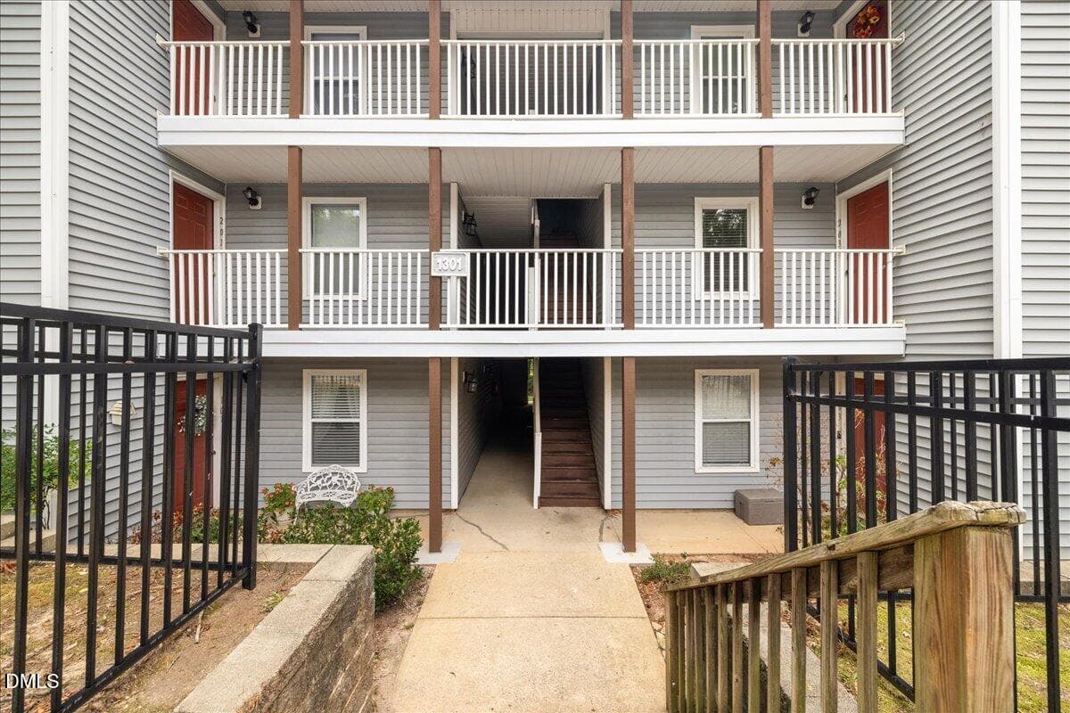 Front of Building - 1301 Hillbrow Lane 203, Raleigh, NC 27615