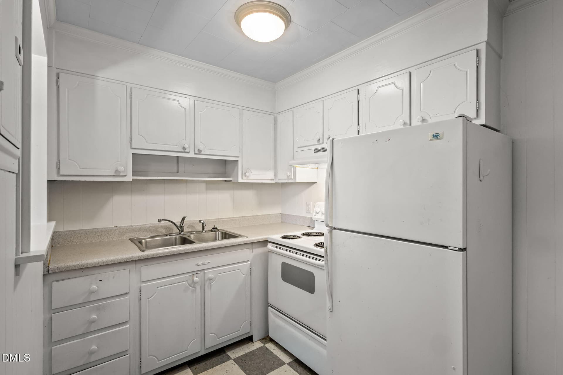 24-web-or-mls-P1120954 - 124 Fidelity Street Apt 15, Carrboro, NC 27510